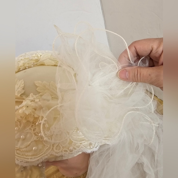 Vtg Ivory Bridal Wedding Hat Tier Tulle Veil Pearl Beaded Headdress *Minor Aging main image 4